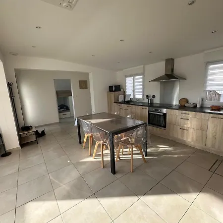 Contemporaine A 2 Pas De La Avec Piscine Privee