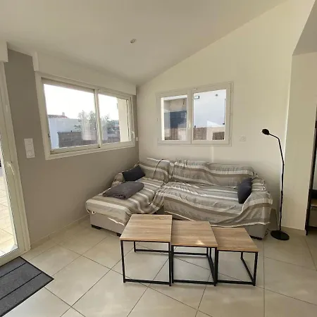 Contemporaine A 2 Pas De La Avec Piscine Privee Sainte-Marie-la-Mer