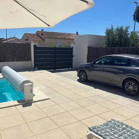 Dom wakacyjny Contemporaine A 2 Pas De La Avec Piscine Privee Sainte-Marie-la-Mer