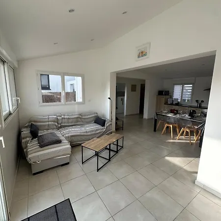 Contemporaine A 2 Pas De La Avec Piscine Privee Dom wakacyjny Sainte-Marie-la-Mer