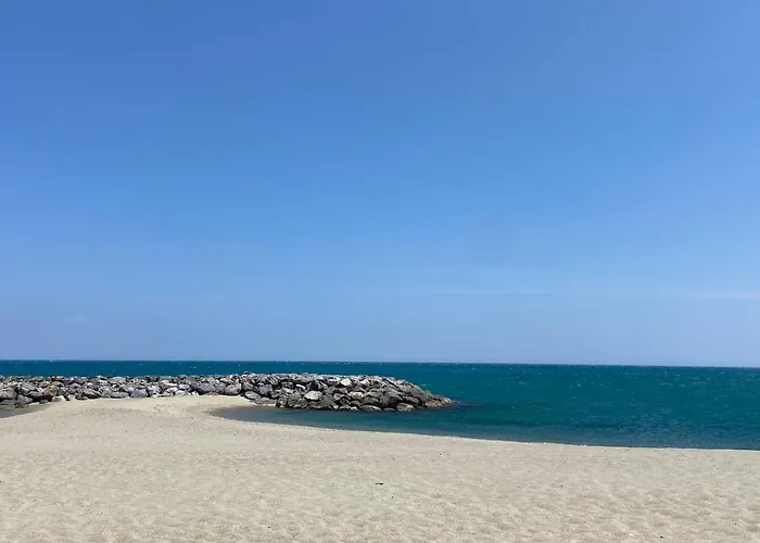 Contemporaine A 2 Pas De La Avec Piscine Privee Nyaraló
