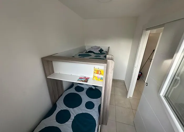Nyaraló Contemporaine A 2 Pas De La Avec Piscine Privee *