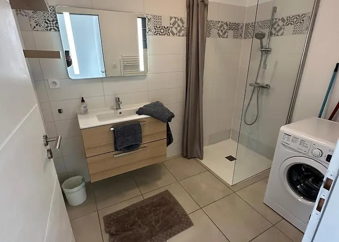 Contemporaine A 2 Pas De La Avec Piscine Privee Sainte-Marie-la-Mer